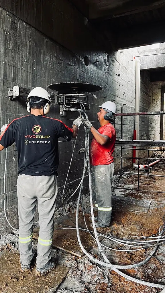 Corte em concreto e demolição controlada